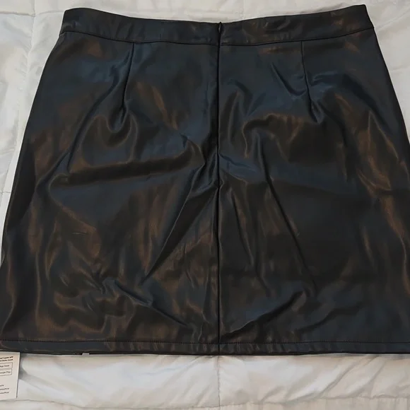 🍉 NWT Cupshe Vegan Leather Black Skirt XL - Picture 4 of 8